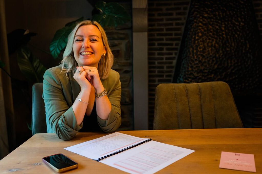 Instagram post from belevenismaker.nl. This post is in position 2.